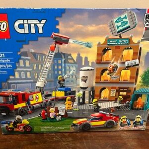 LEGO New 60321 City Fire Brigade New in Factory Sealed Box NISB